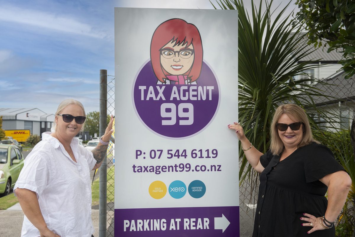 Inside the Tax Agent 99 office